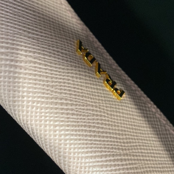 Prada excellent condition - Picture 7 of 15